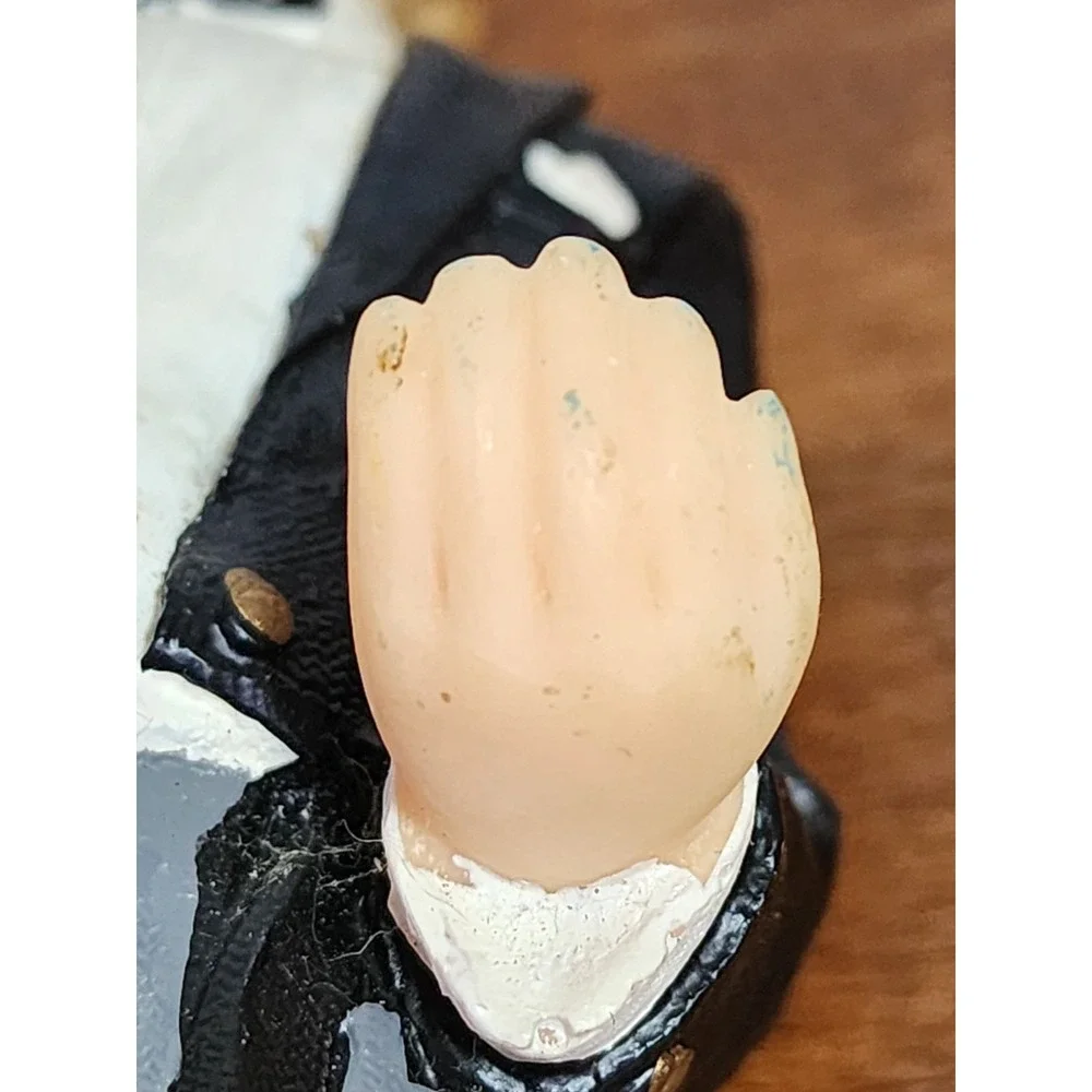 James the Butler Calling Card Cork‎ Holder Resin Figure Vintage Hands Nose